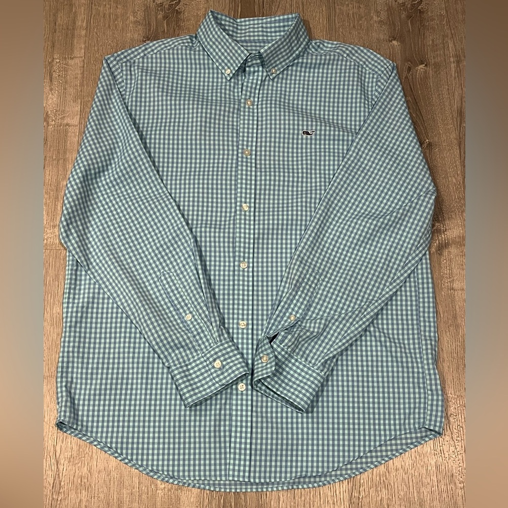 Vineyard Vine’s Large Men's Whale Shirt